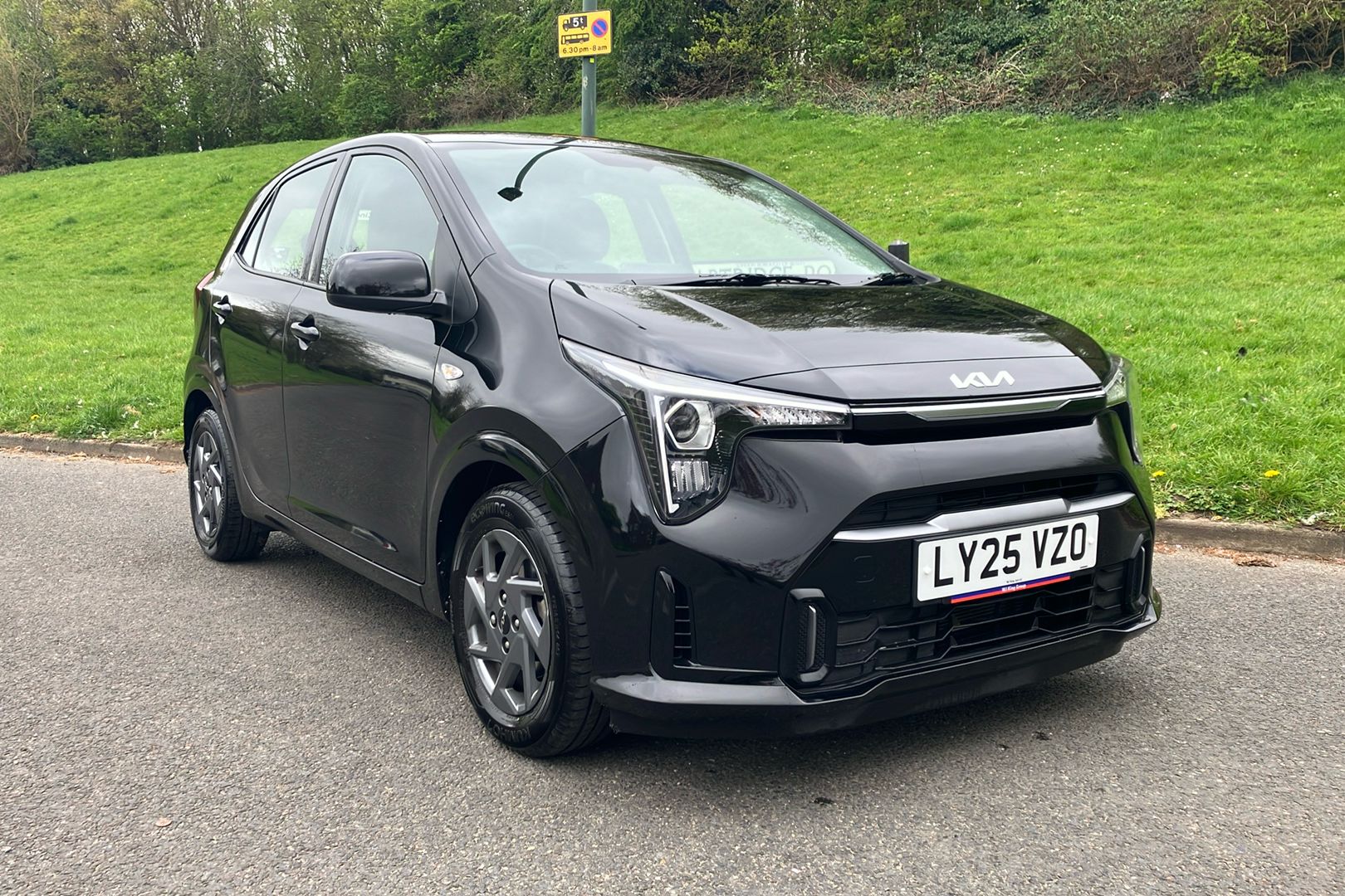 Main listing image - Kia Picanto