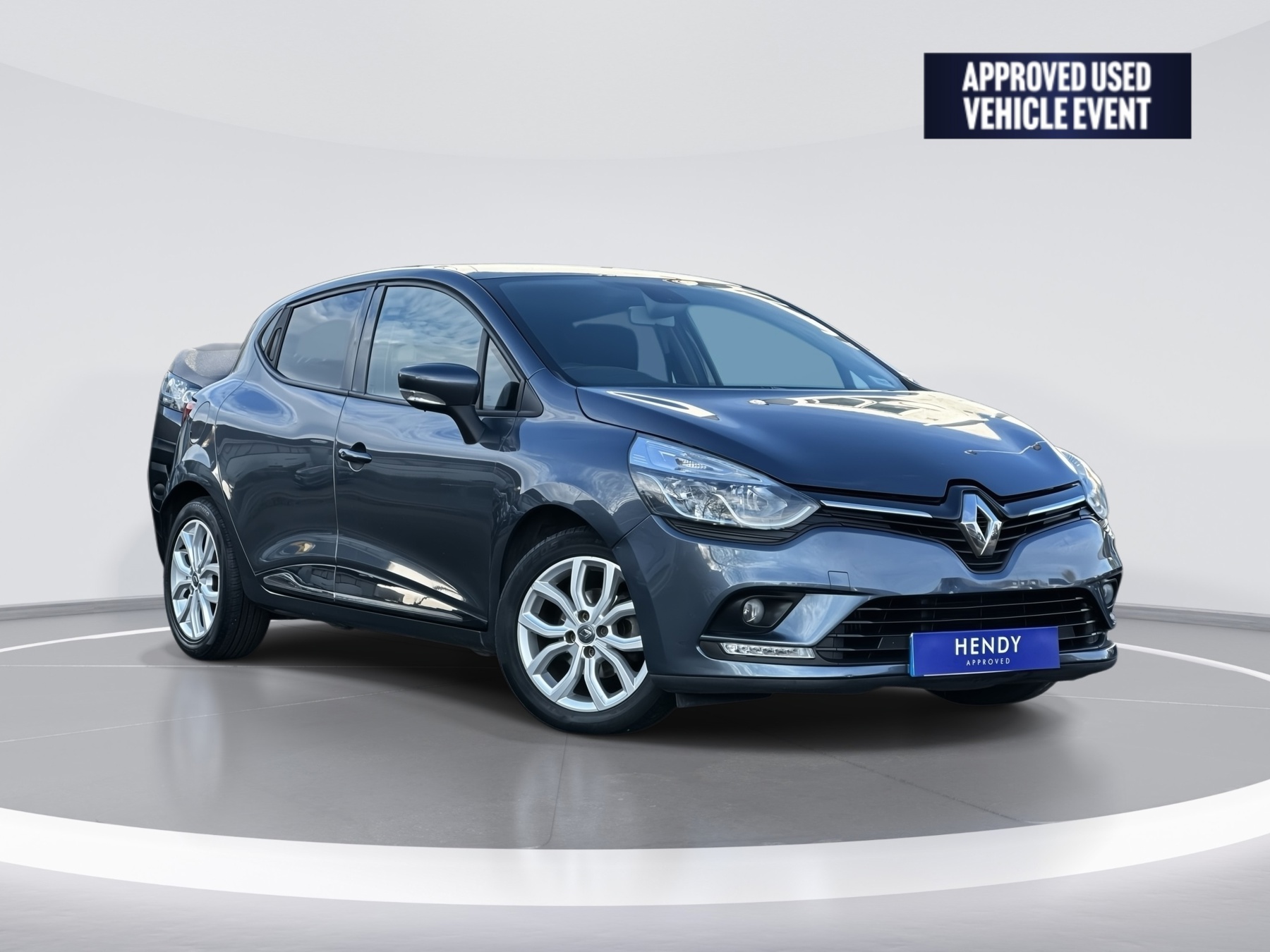 Main listing image - Renault Clio