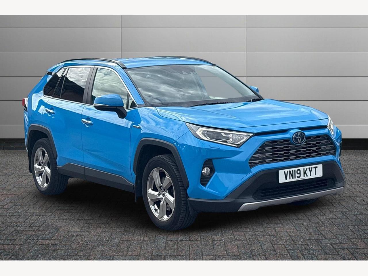 Main listing image - Toyota RAV4