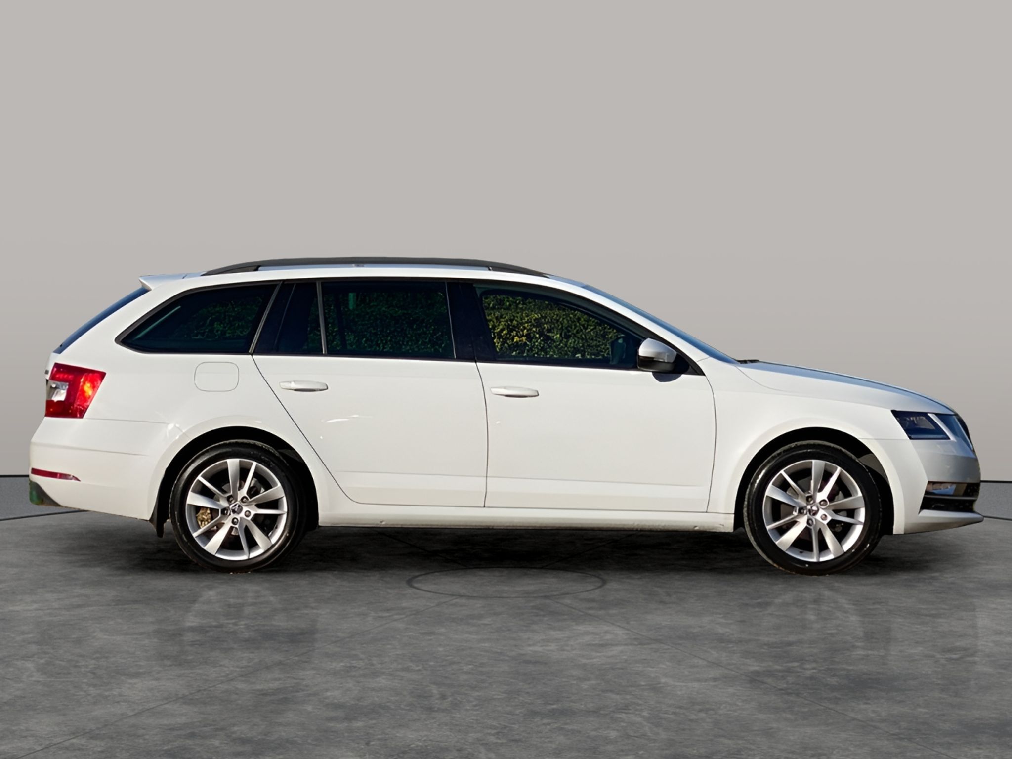 Main listing image - Skoda Octavia Estate