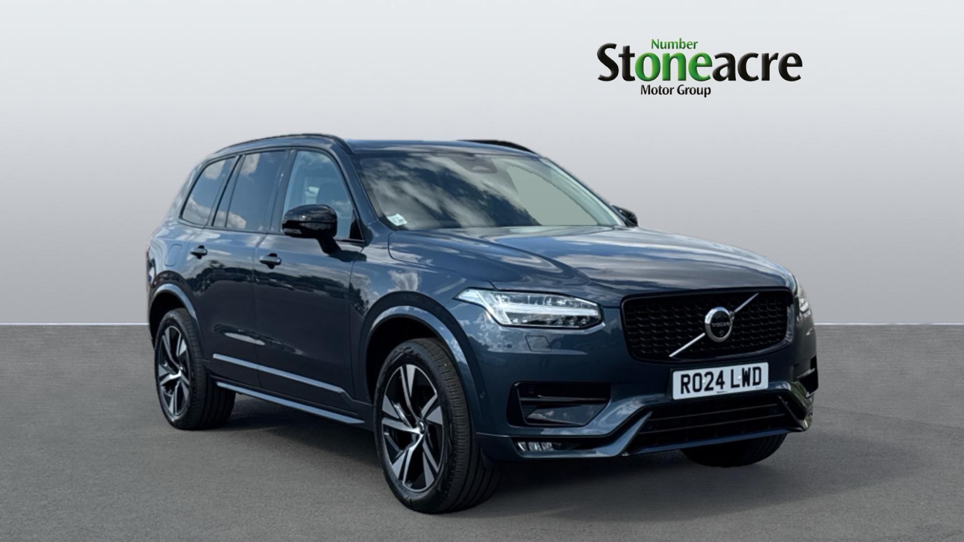 Main listing image - Volvo XC90