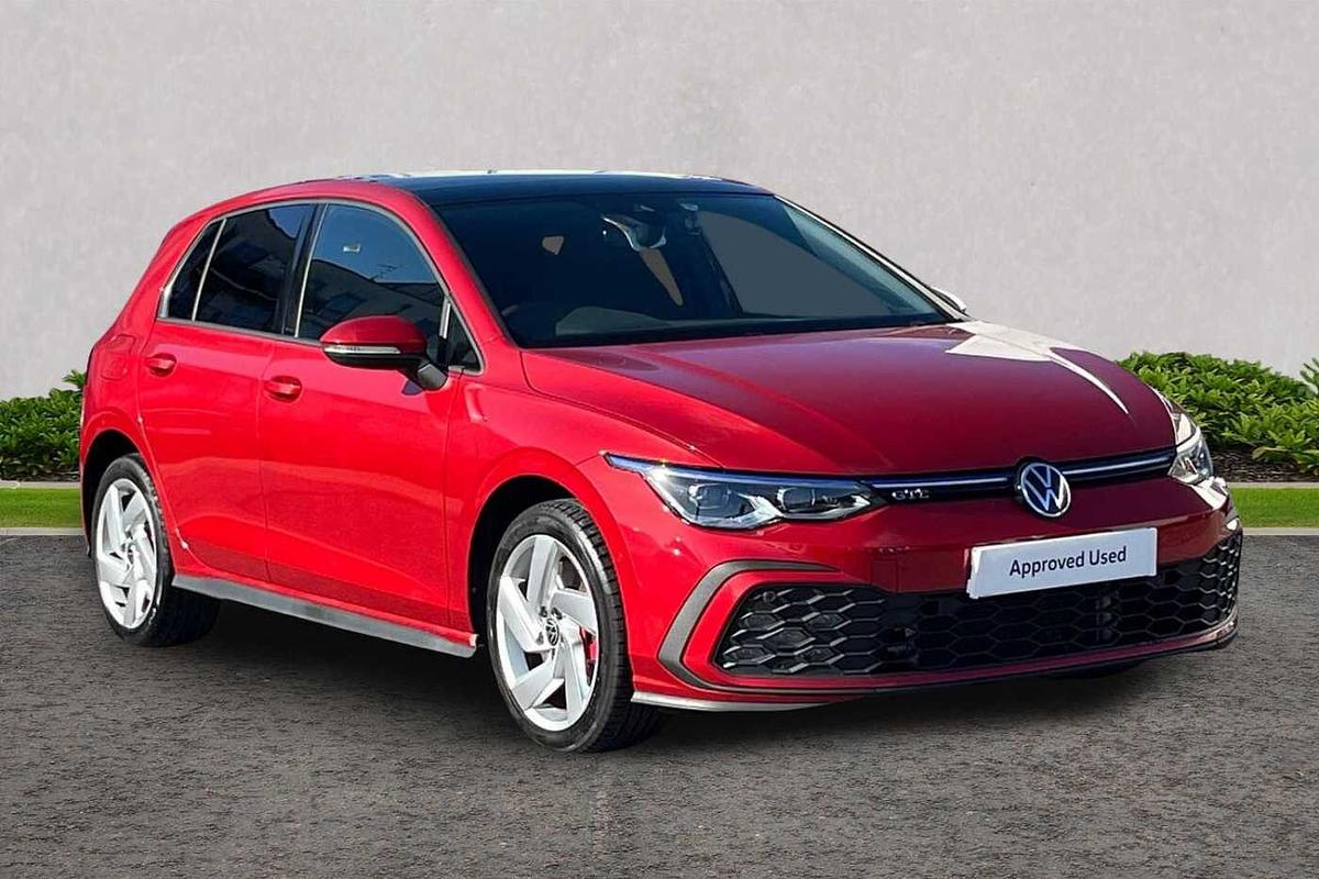 Main listing image - Volkswagen Golf GTE