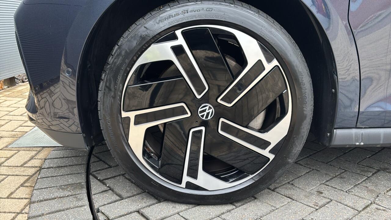 Main listing image - Volkswagen ID.Buzz