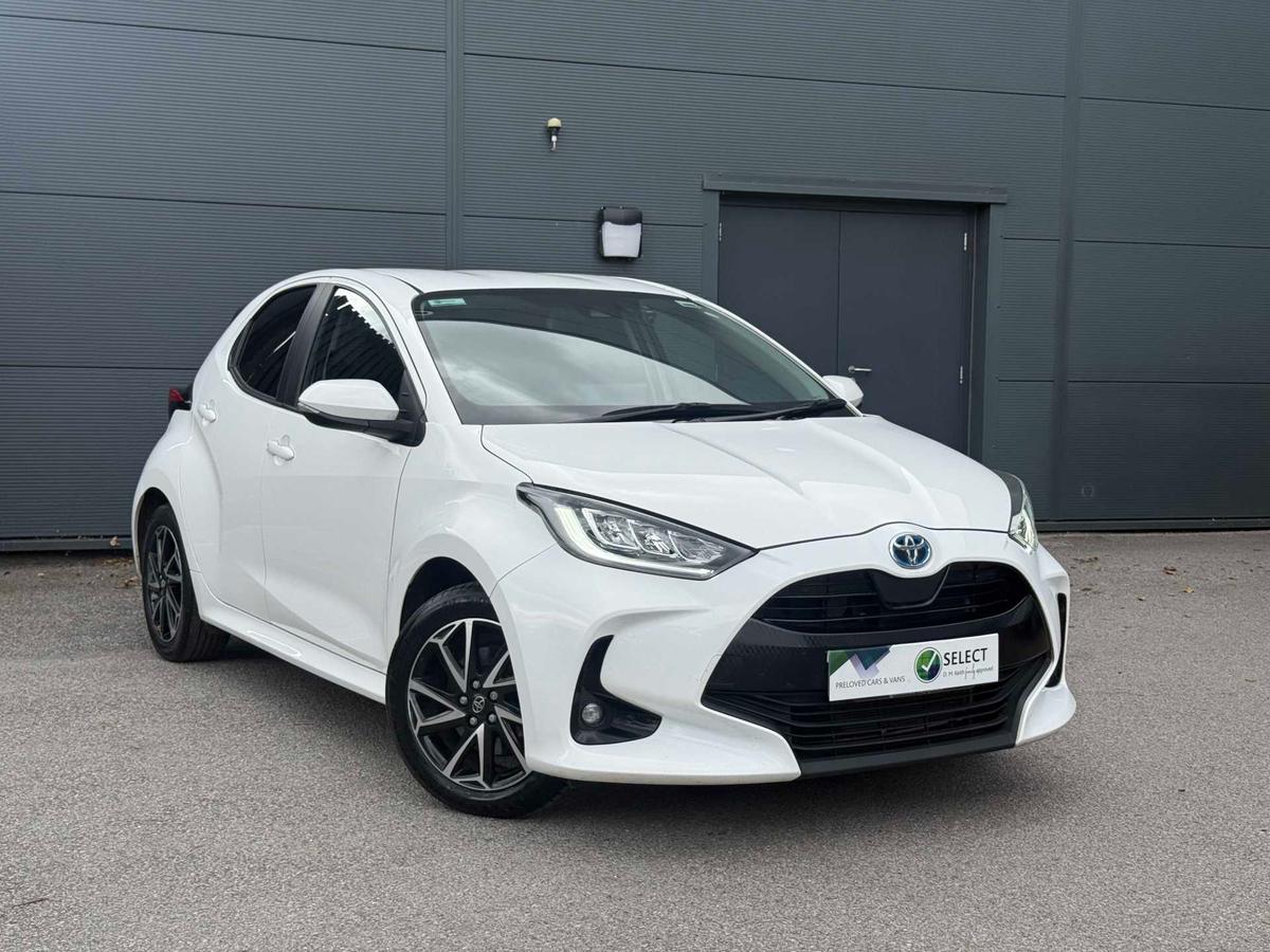 Main listing image - Toyota Yaris