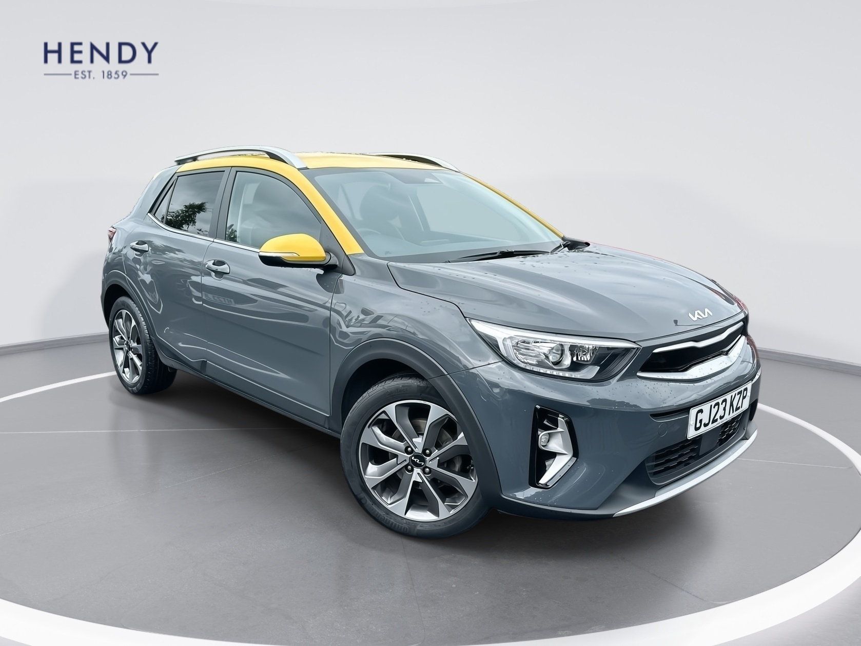 Main listing image - Kia Stonic