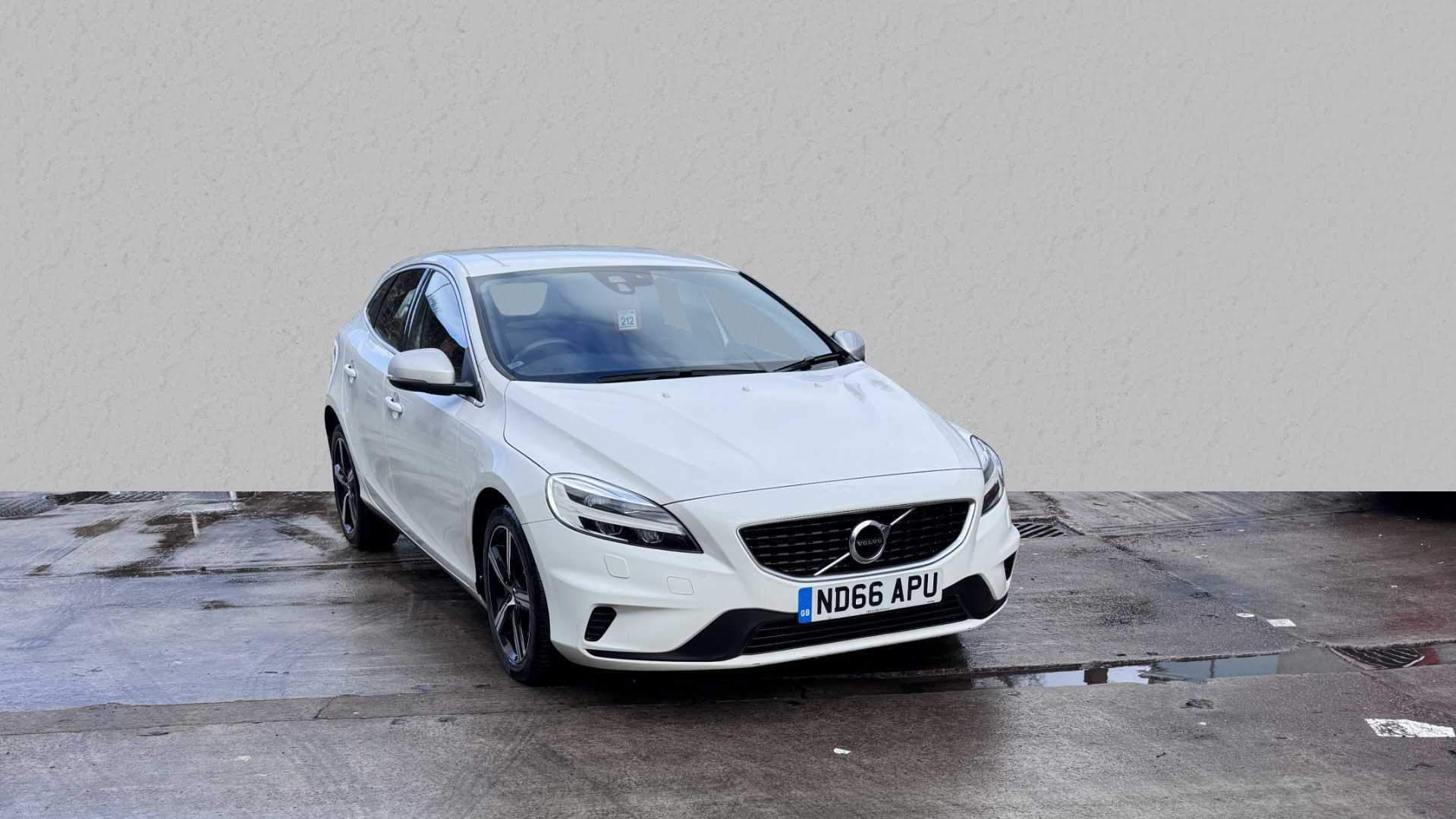 Main listing image - Volvo V40