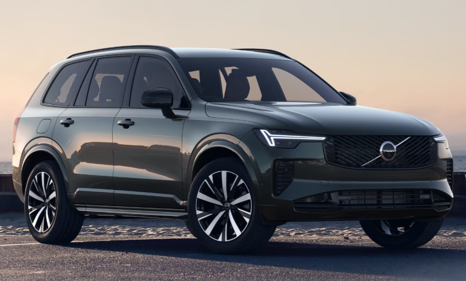 Main listing image - Volvo XC90