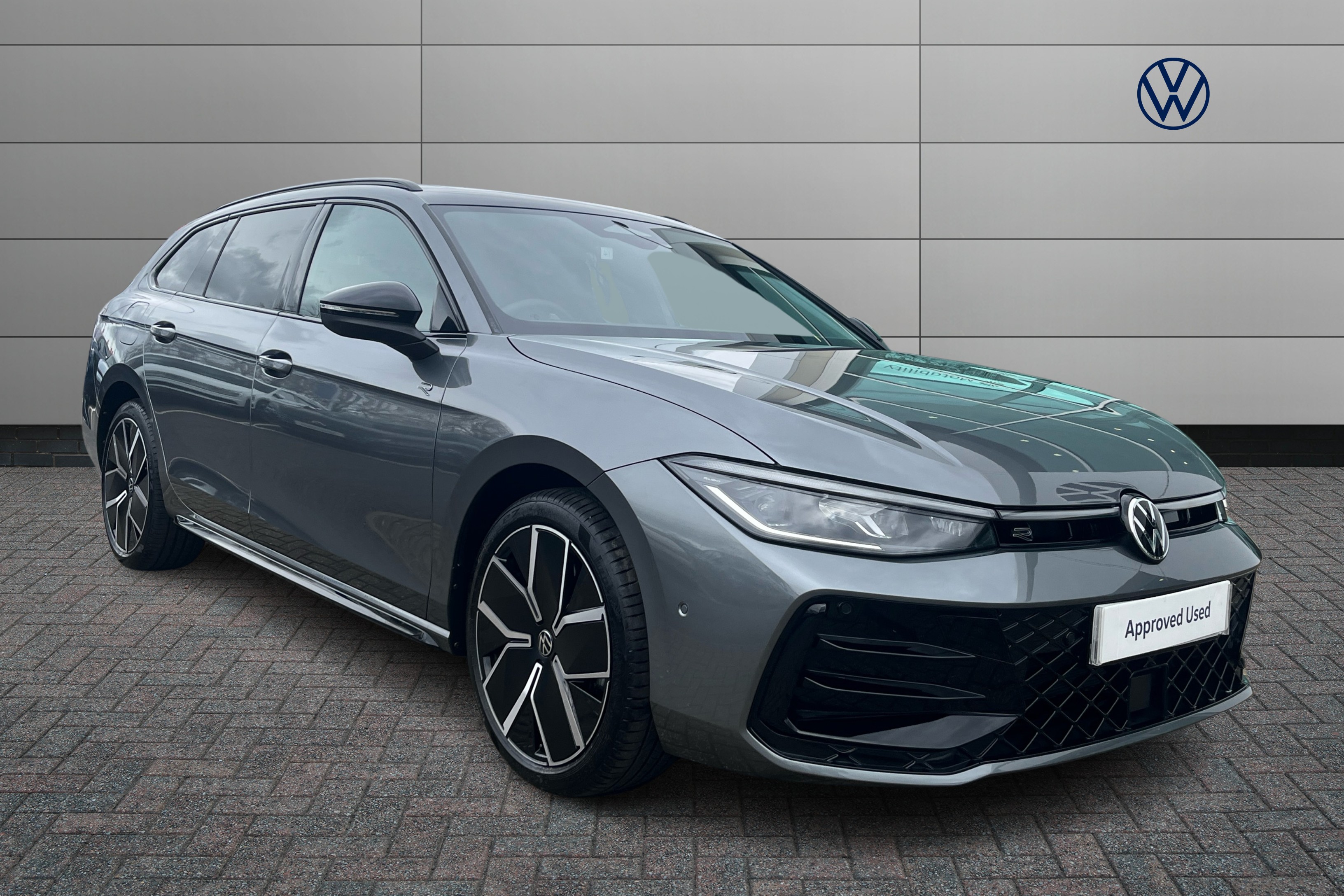 Main listing image - Volkswagen Passat Estate