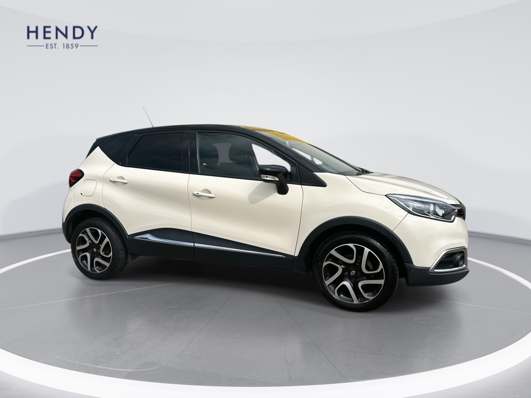 Main listing image - Renault Captur