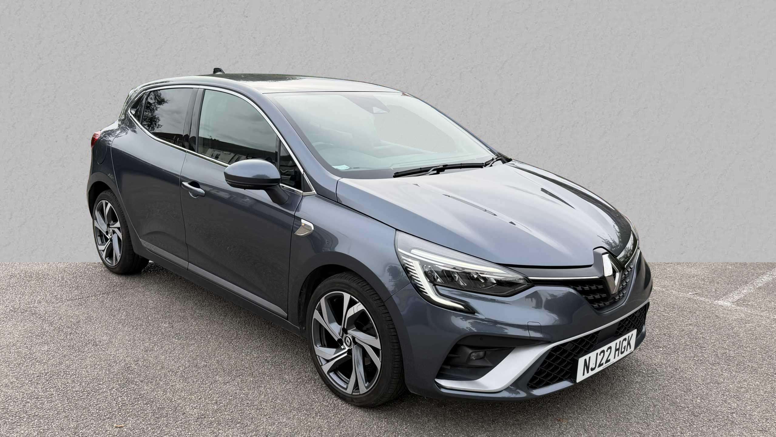 Main listing image - Renault Clio