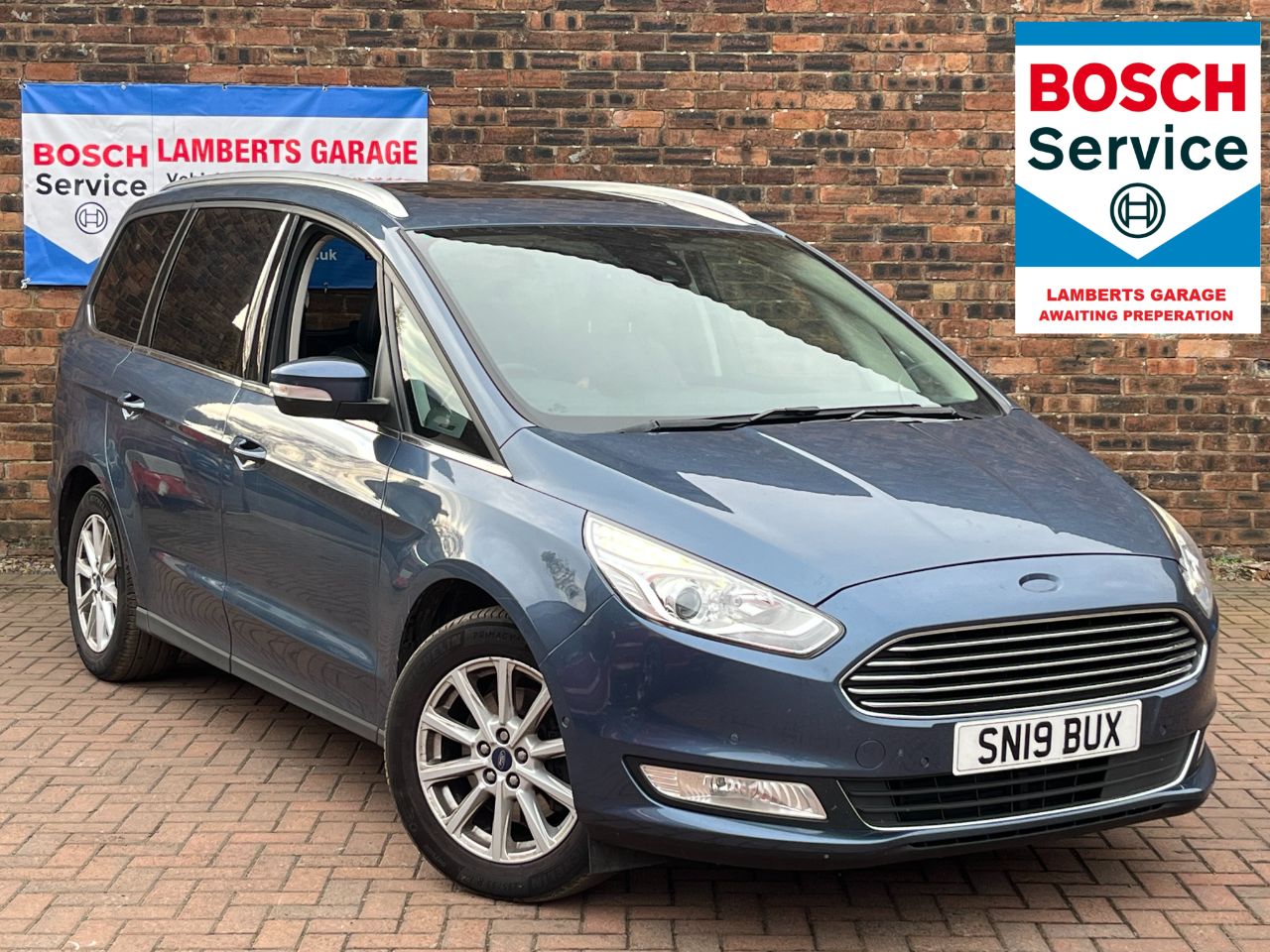 Main listing image - Ford Galaxy