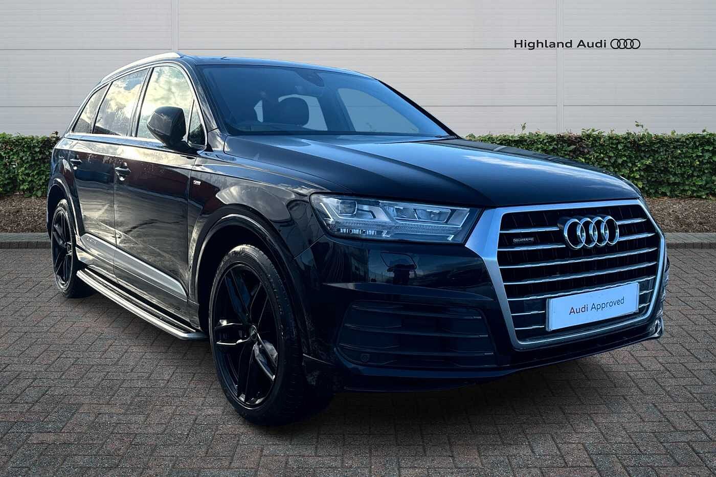 Main listing image - Audi Q7