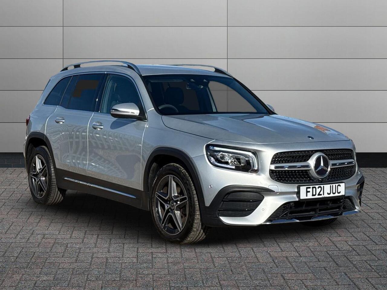 Main listing image - Mercedes-Benz GLB
