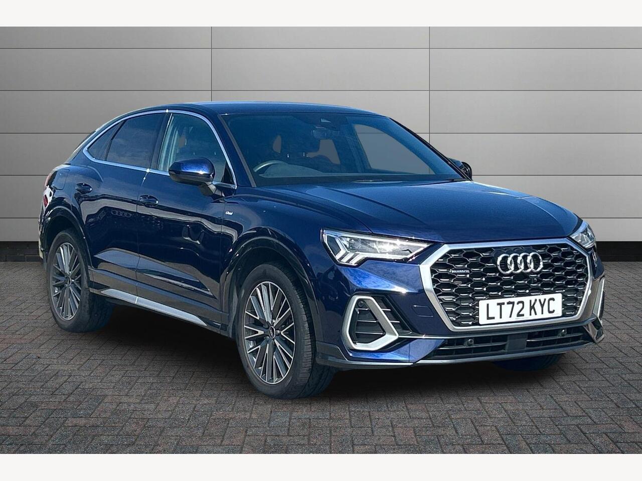 Main listing image - Audi Q3
