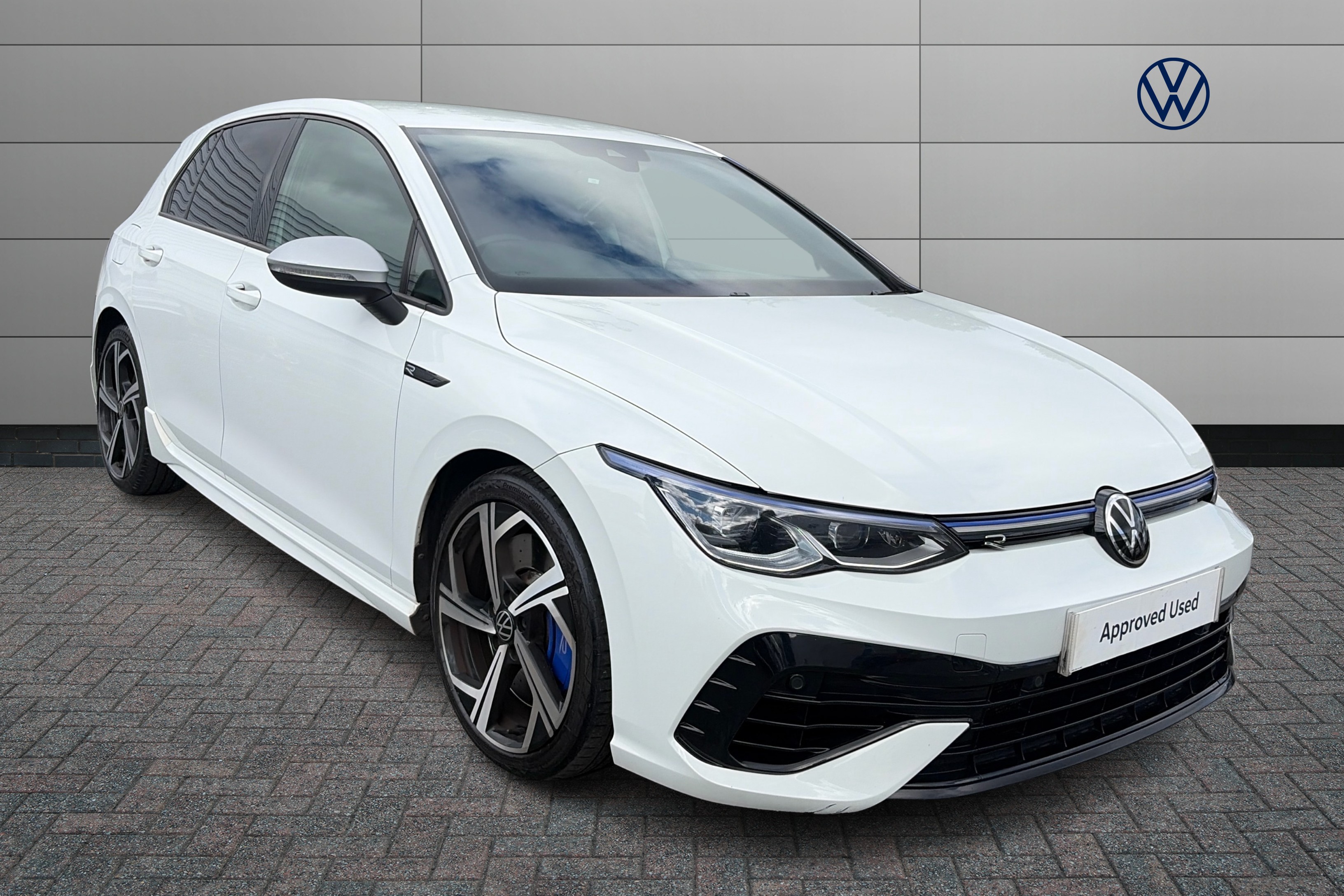 Main listing image - Volkswagen Golf R