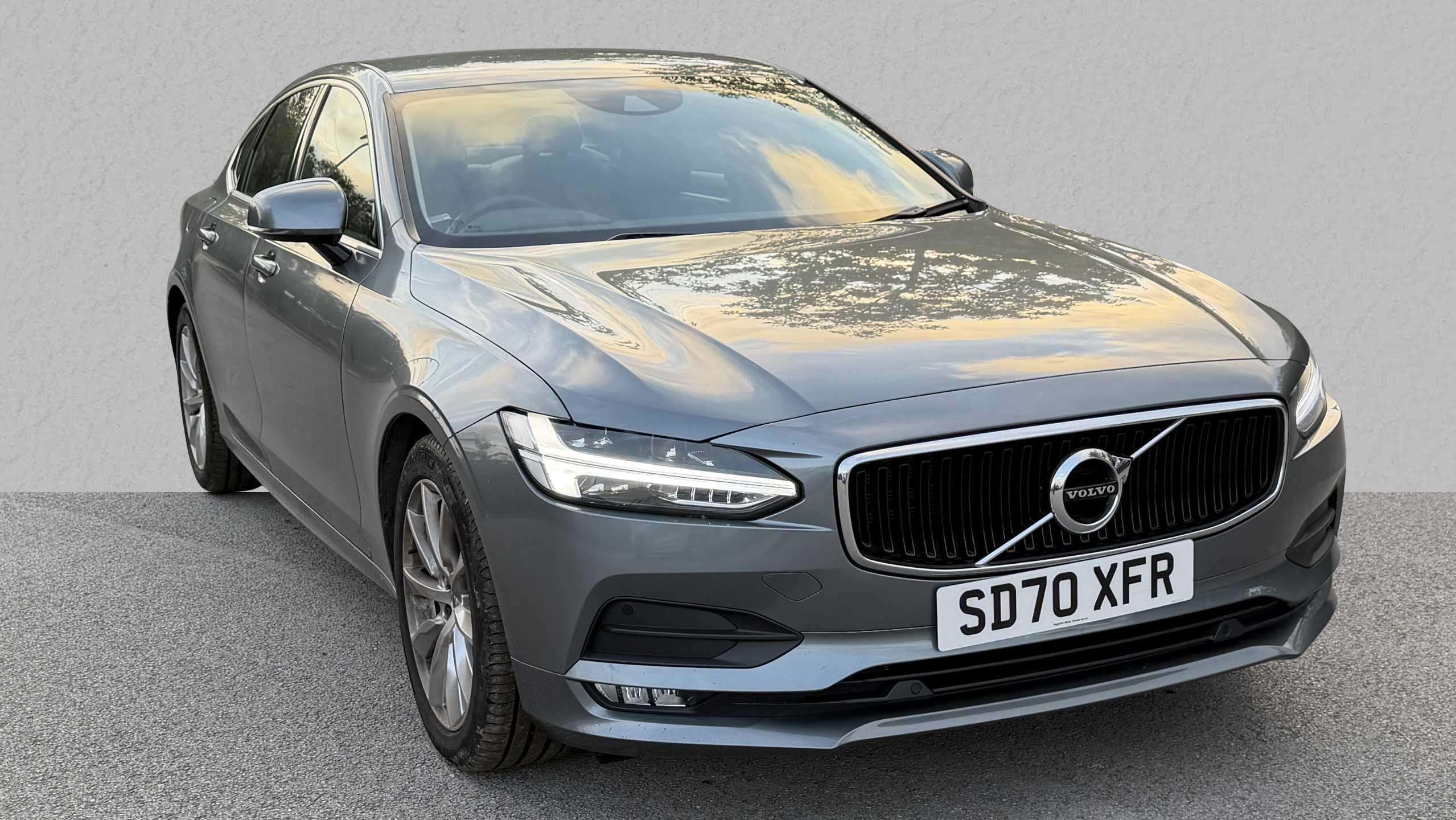 Main listing image - Volvo S90