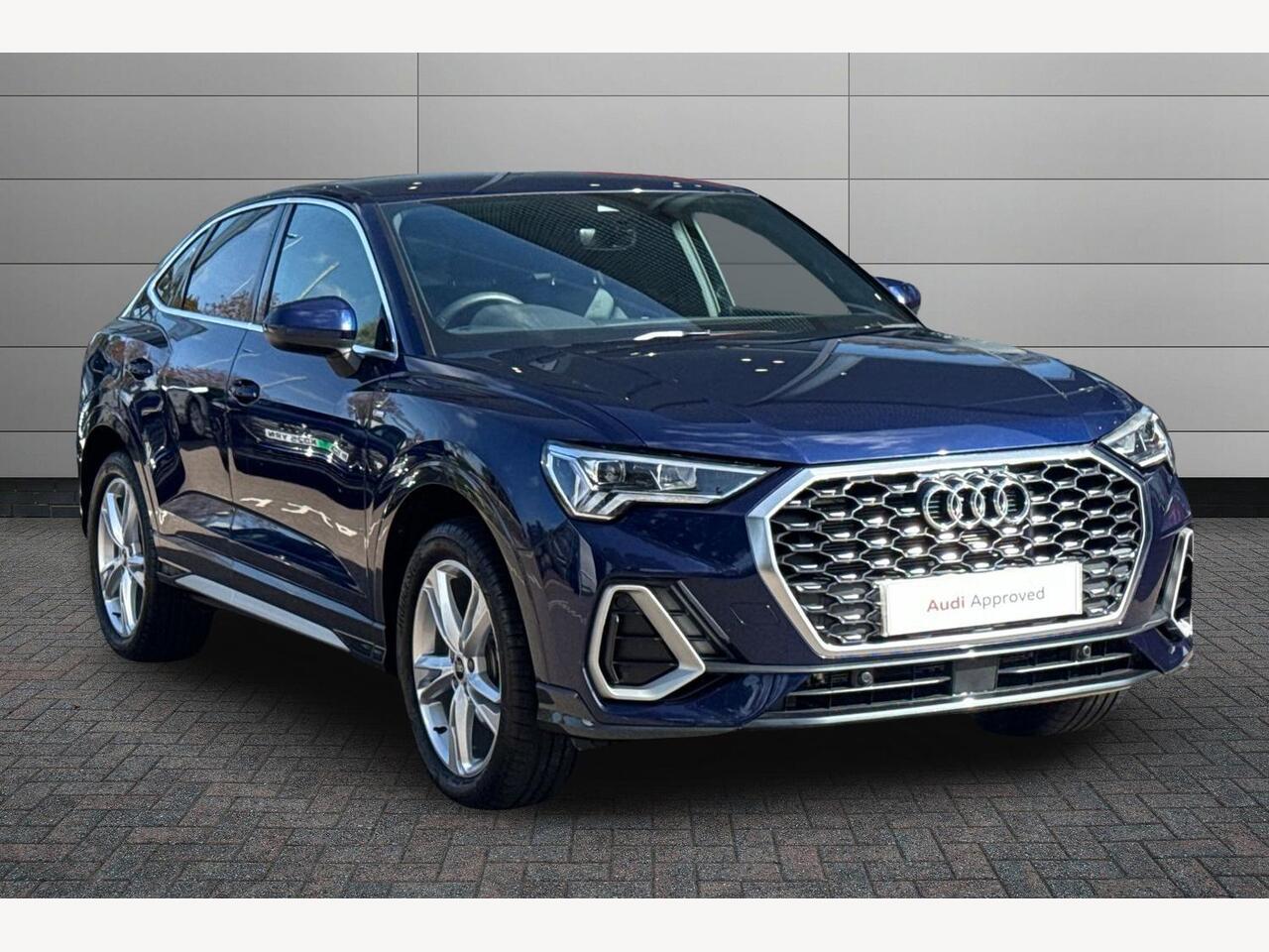 Main listing image - Audi Q3