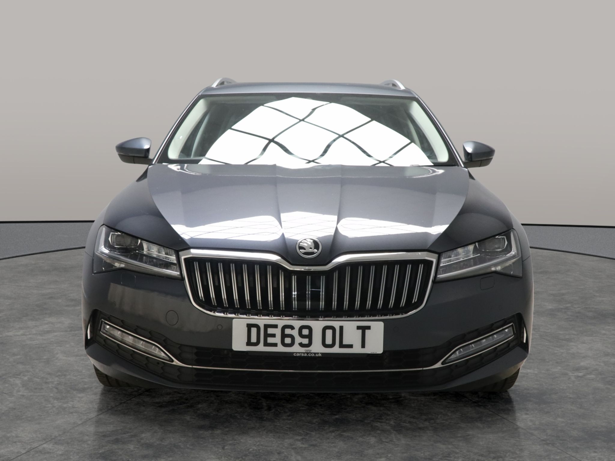 Main listing image - Skoda Superb Estate