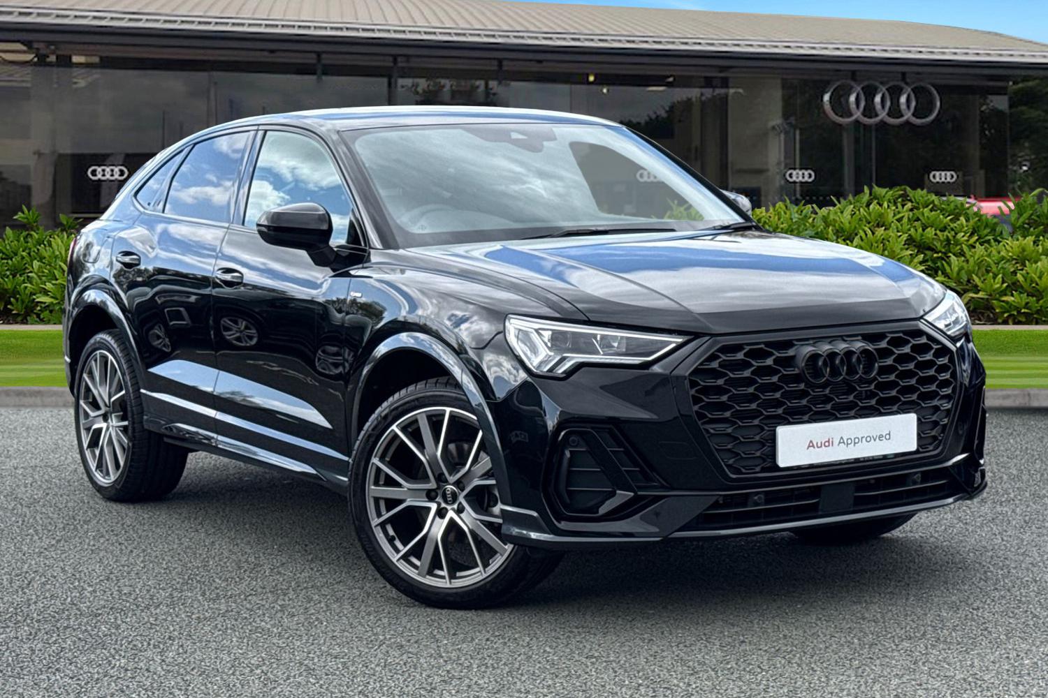 Main listing image - Audi Q3
