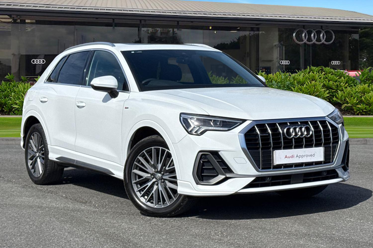 Main listing image - Audi Q3
