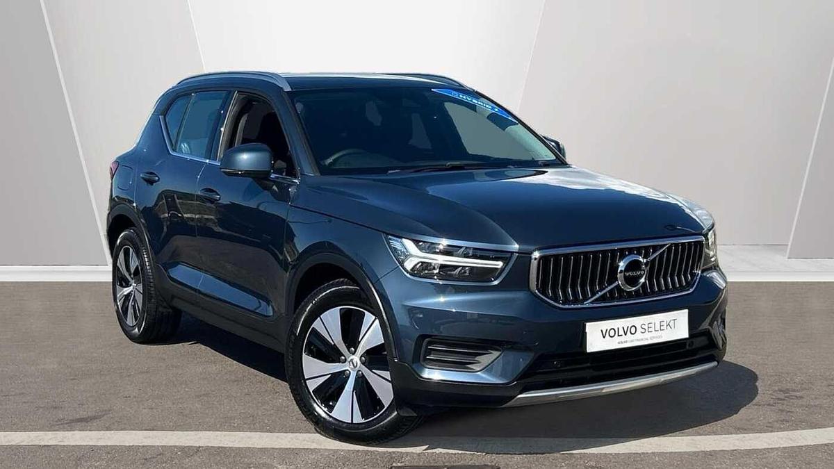 Main listing image - Volvo XC40 Recharge