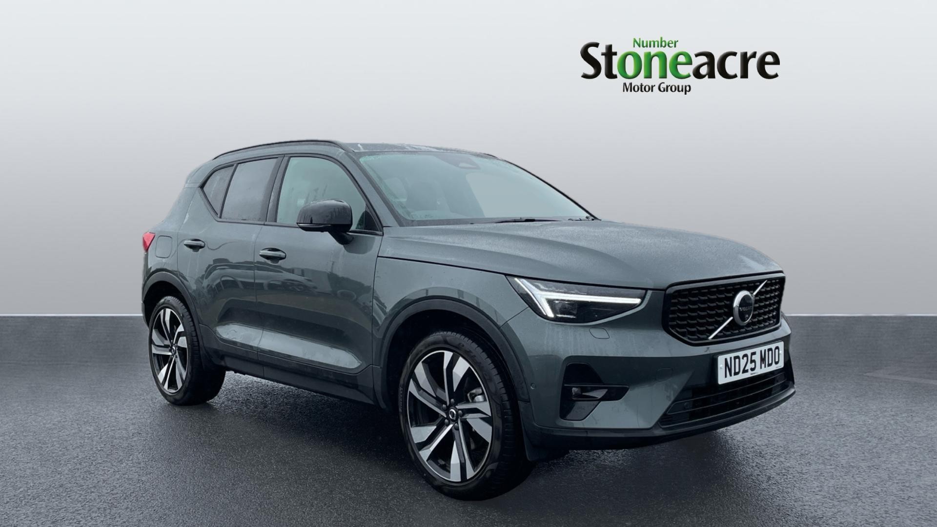 Main listing image - Volvo XC40