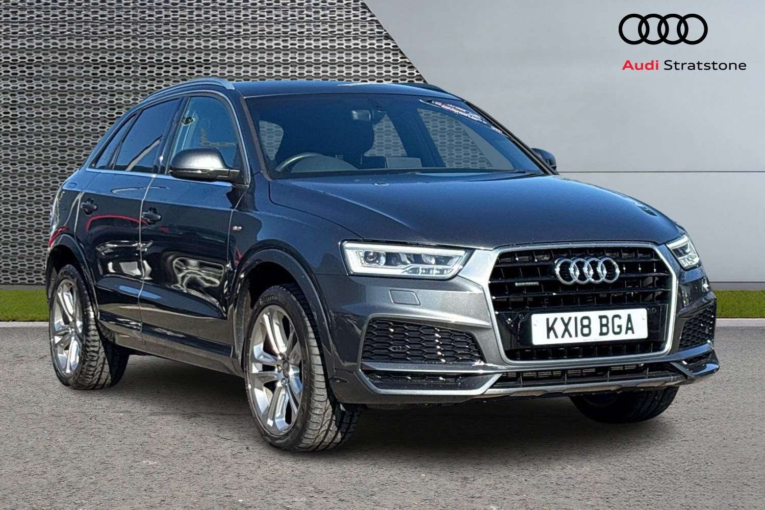 Main listing image - Audi Q3