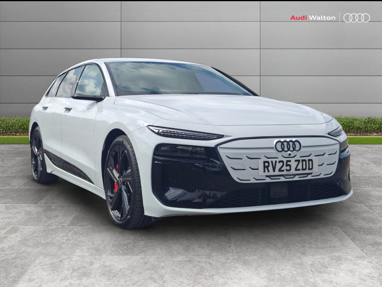 Main listing image - Audi S6