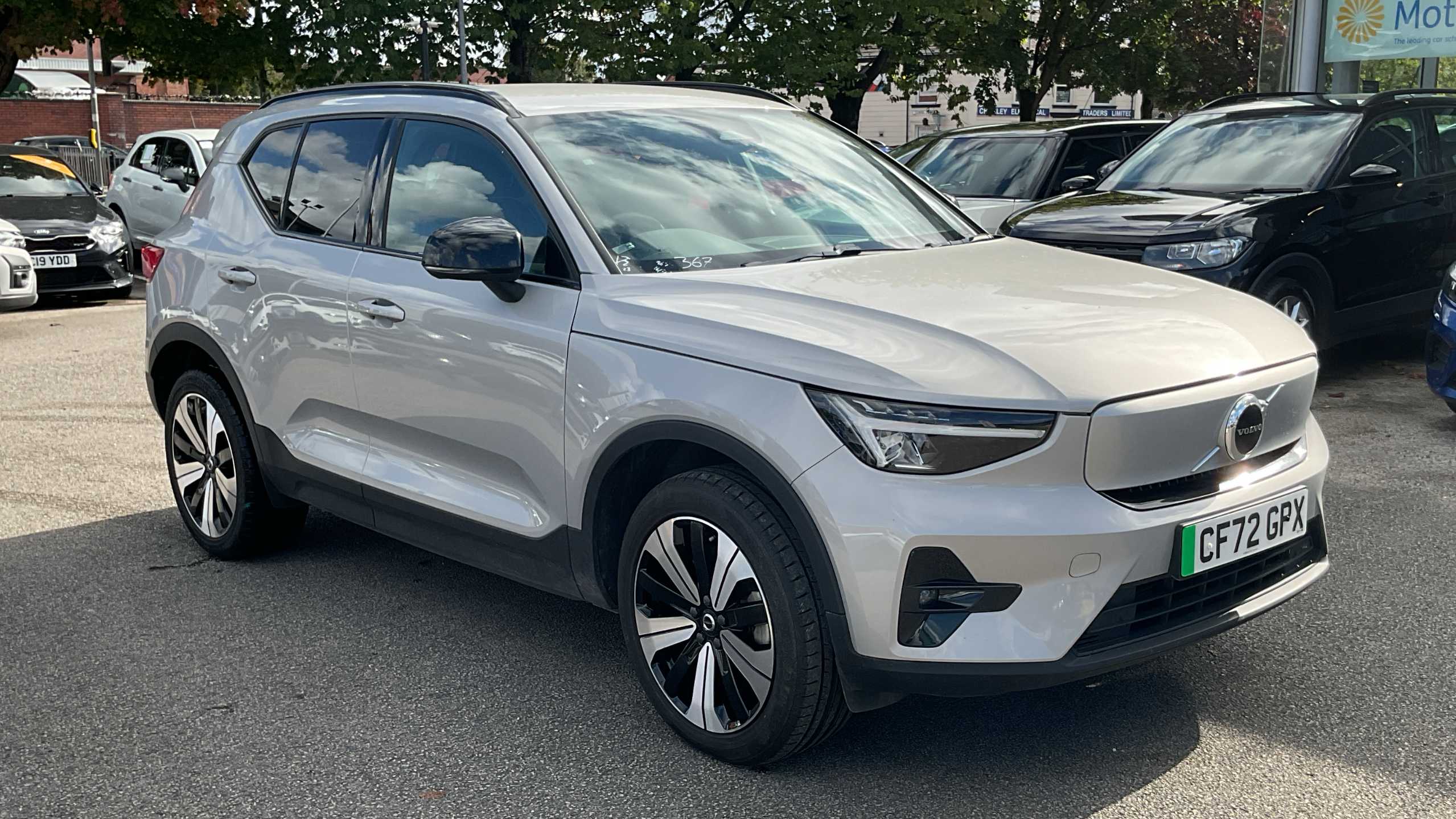 Main listing image - Volvo XC40 Recharge