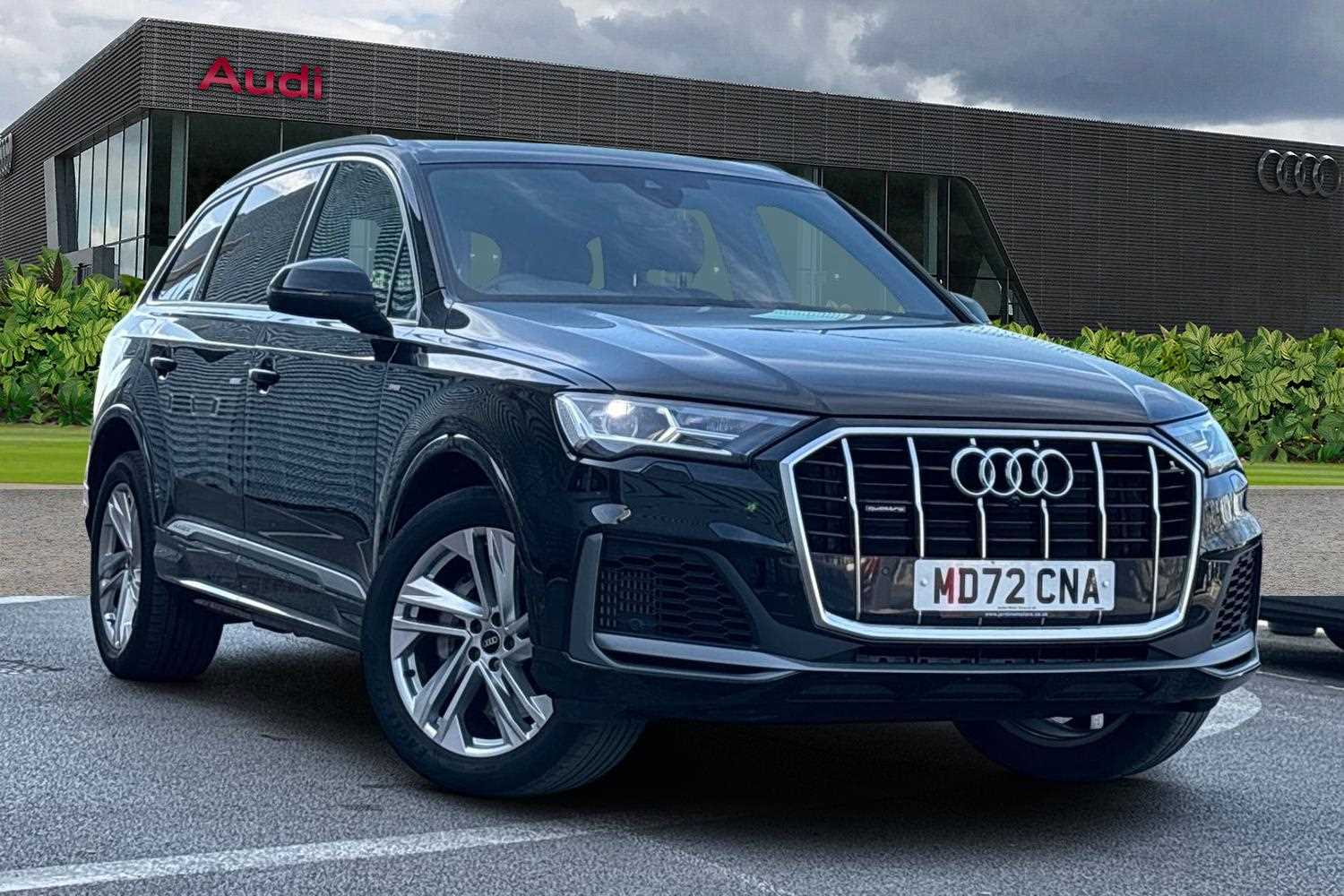 Main listing image - Audi Q7