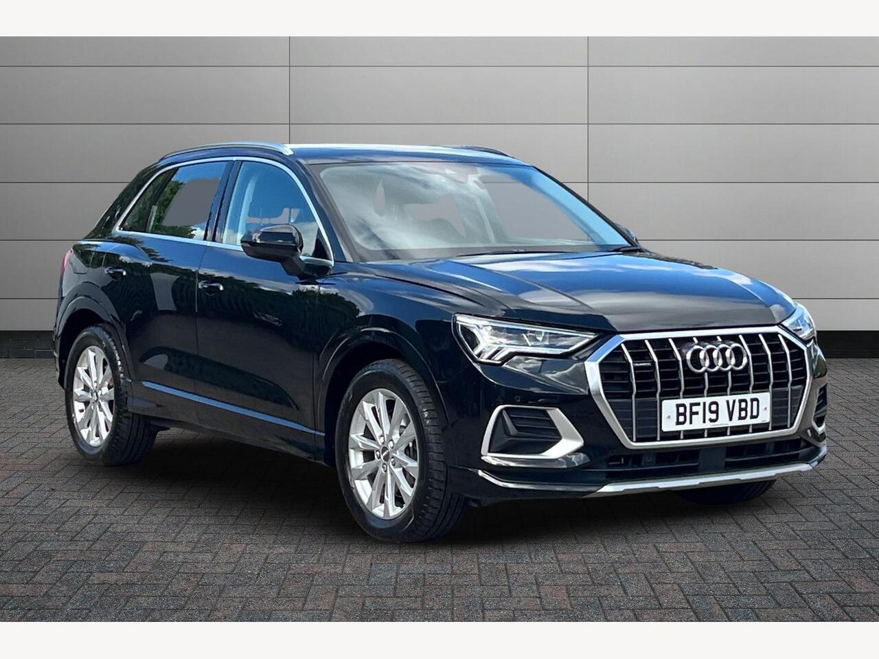 Main listing image - Audi Q3