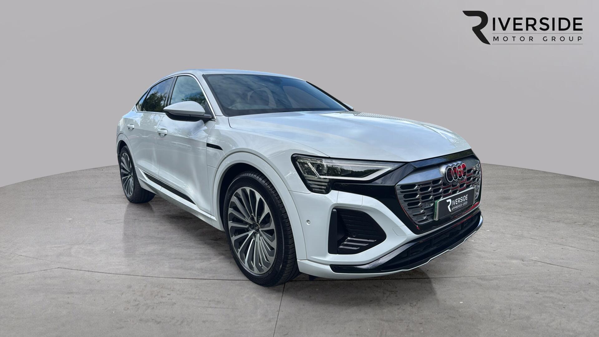 Main listing image - Audi Q8
