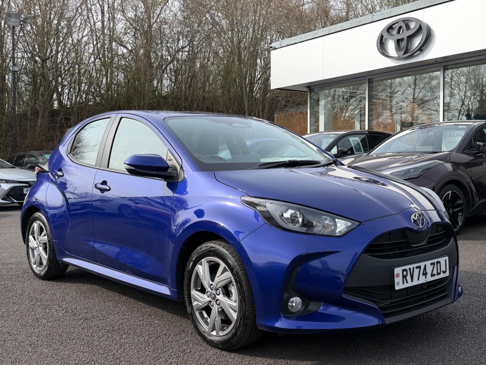 Main listing image - Toyota Yaris