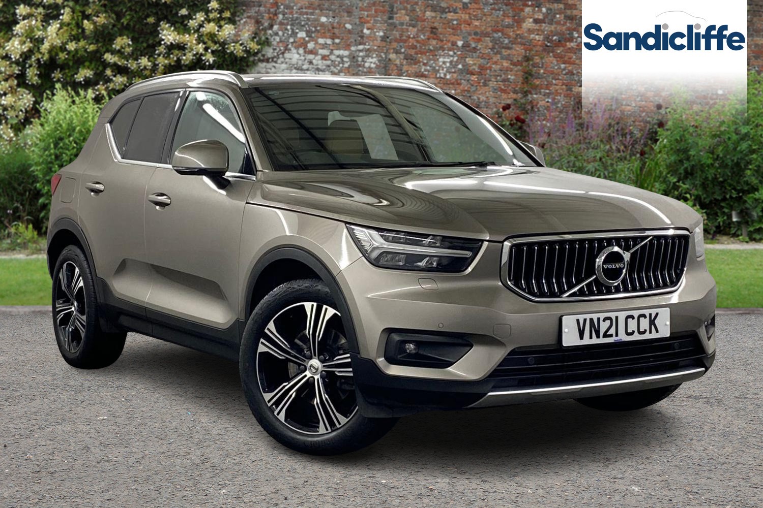 Main listing image - Volvo XC40