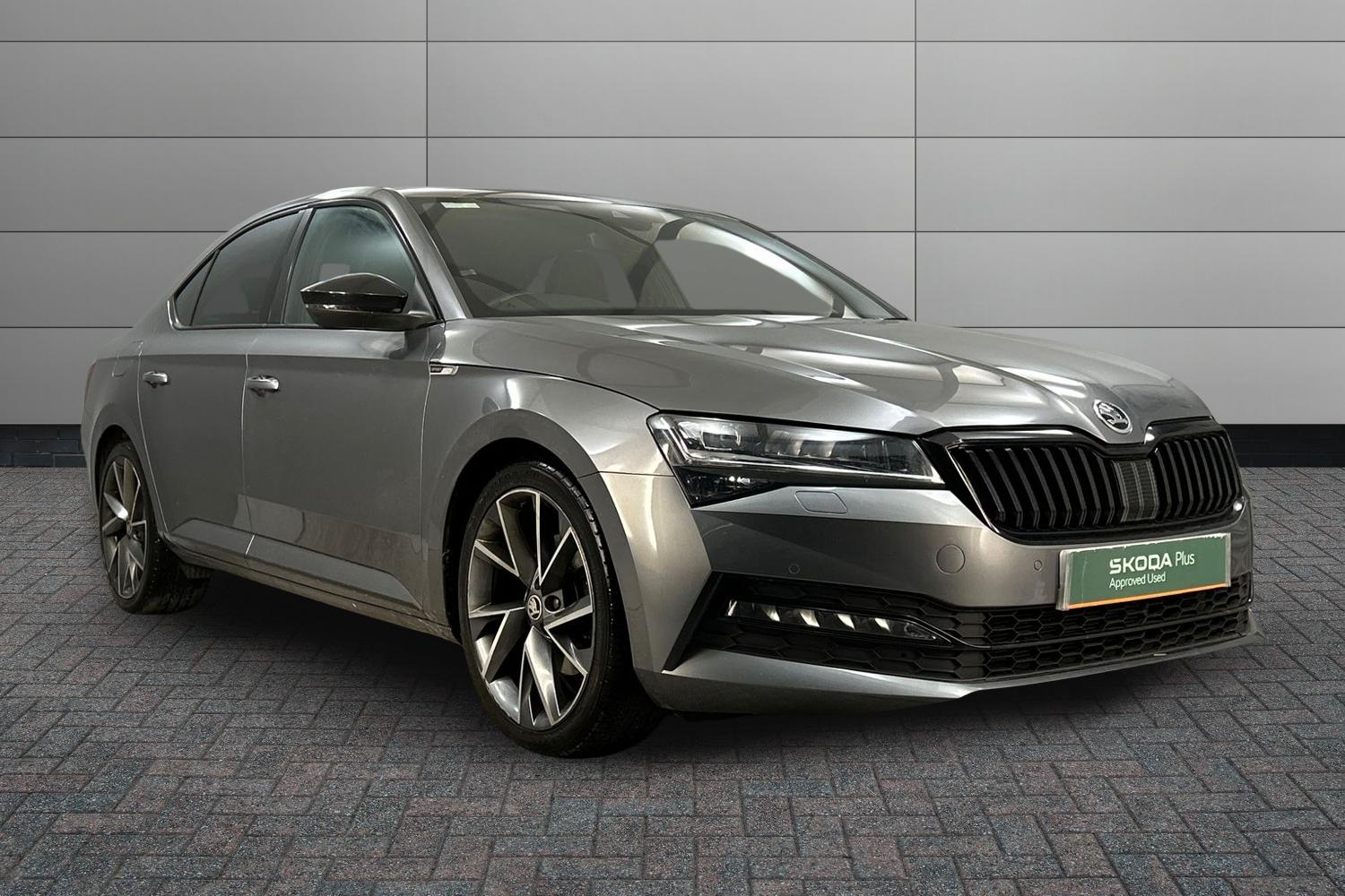 Main listing image - Skoda Superb