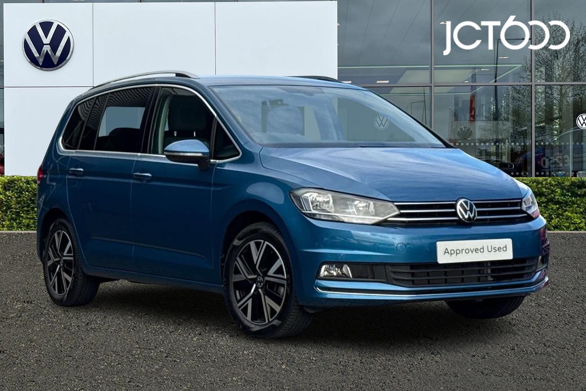 Main listing image - Volkswagen Touran