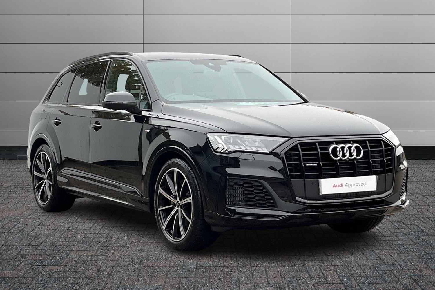 Main listing image - Audi Q7