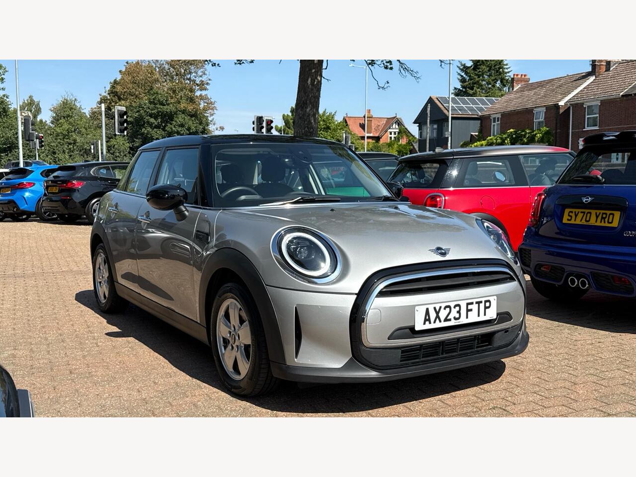 Main listing image - MINI Hatchback 5dr