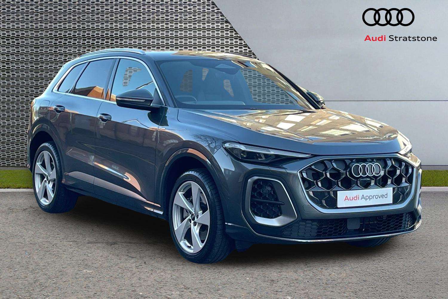 Main listing image - Audi Q5