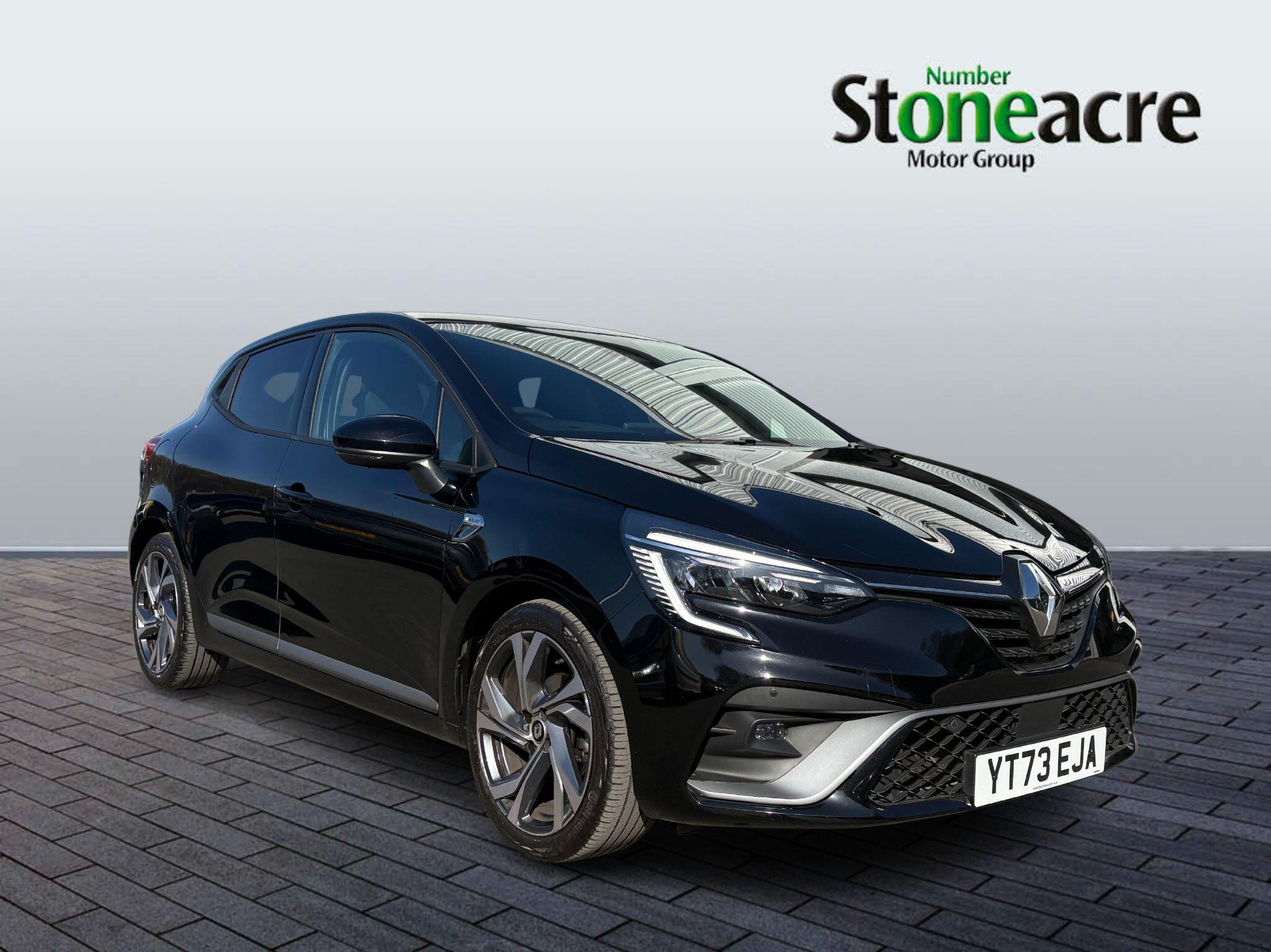 Main listing image - Renault Clio