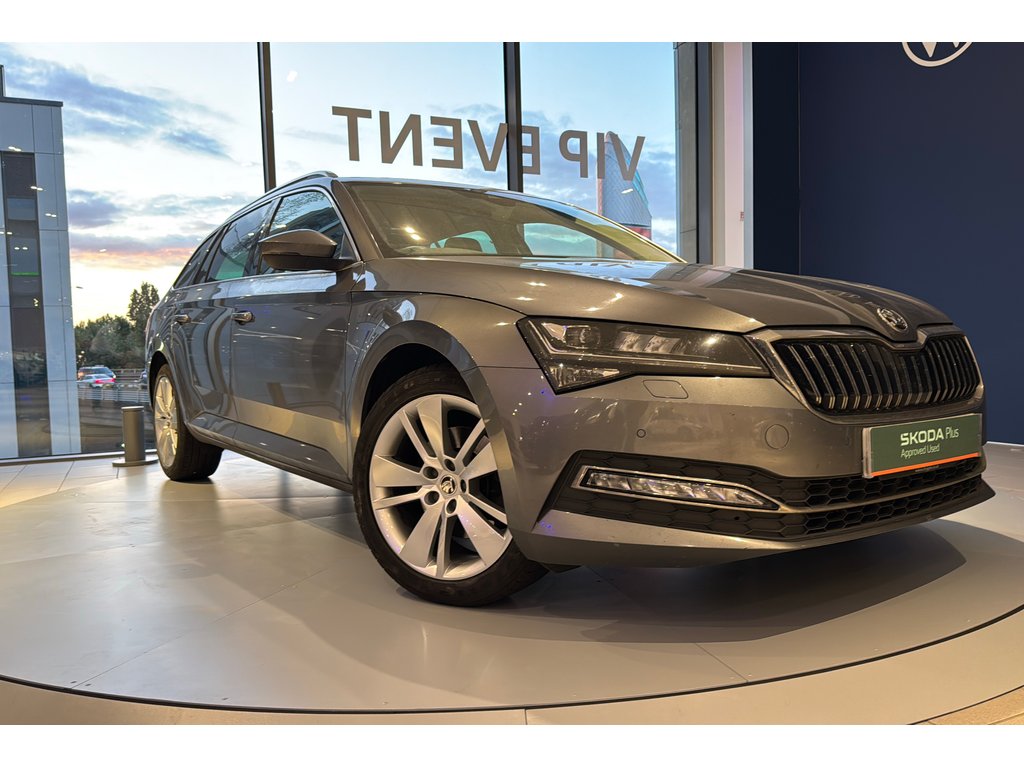 Main listing image - Skoda Superb Estate
