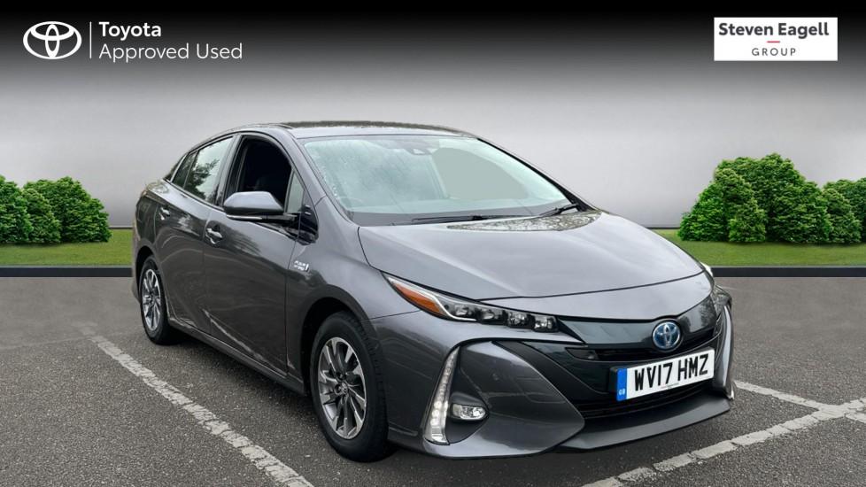 Main listing image - Toyota Prius Plug-In