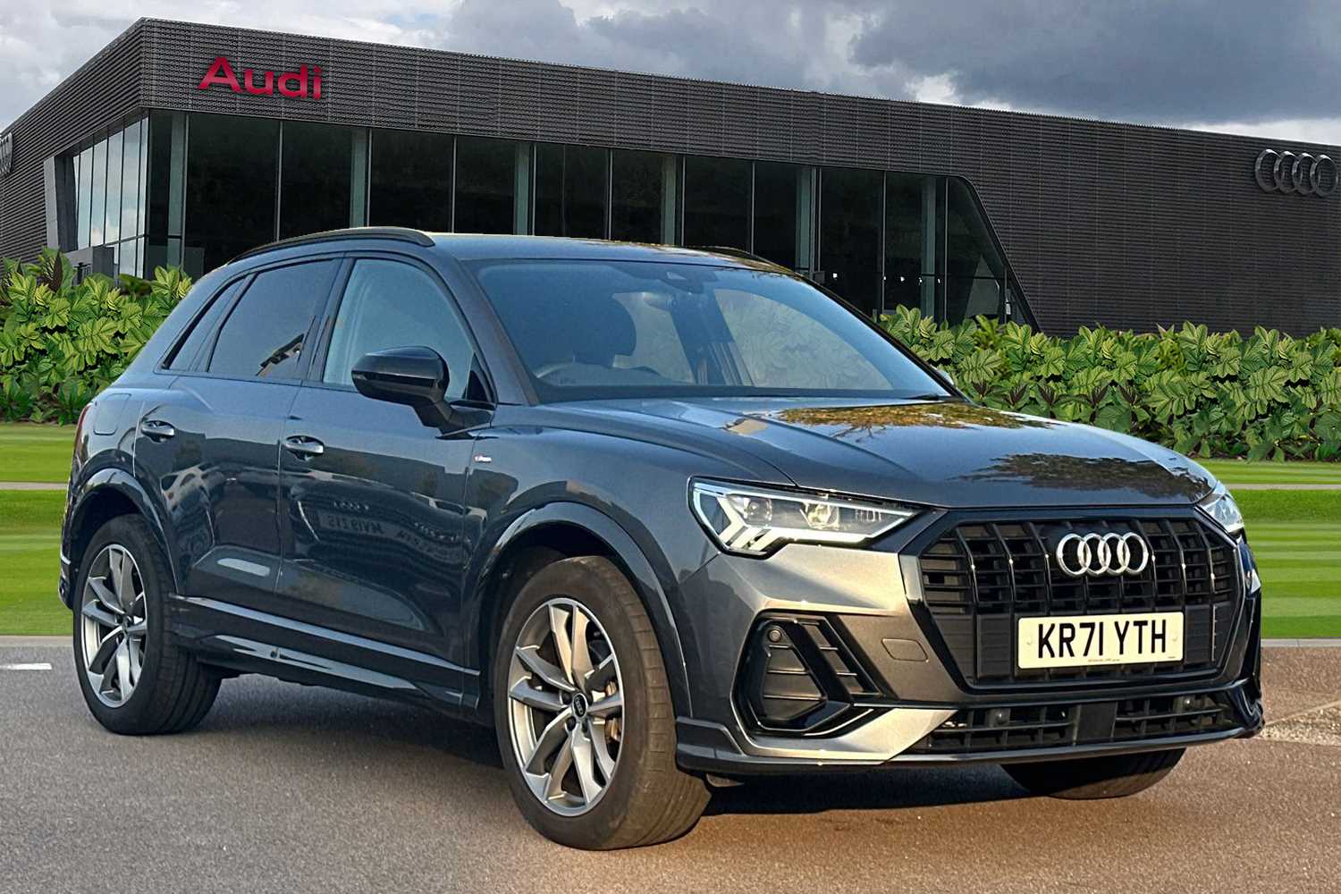 Main listing image - Audi Q3