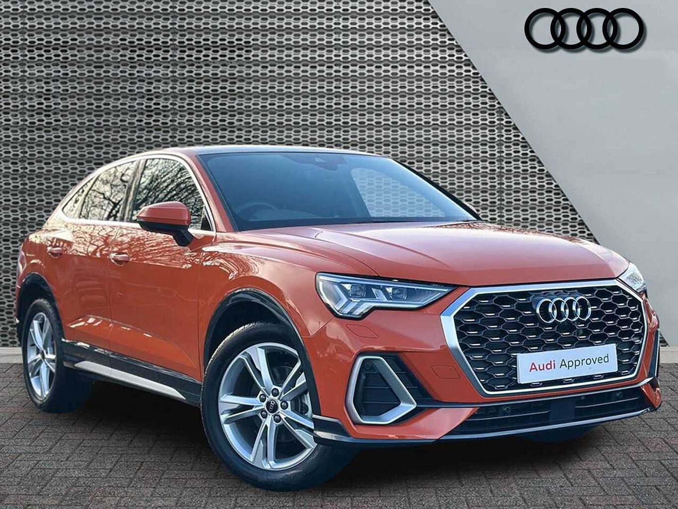 Main listing image - Audi Q3