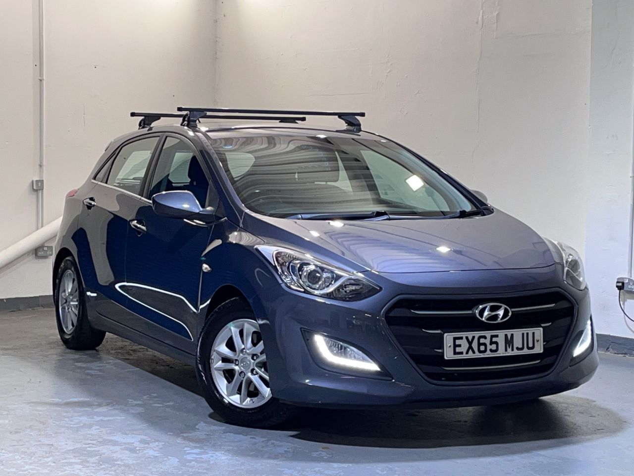 Main listing image - Hyundai i30