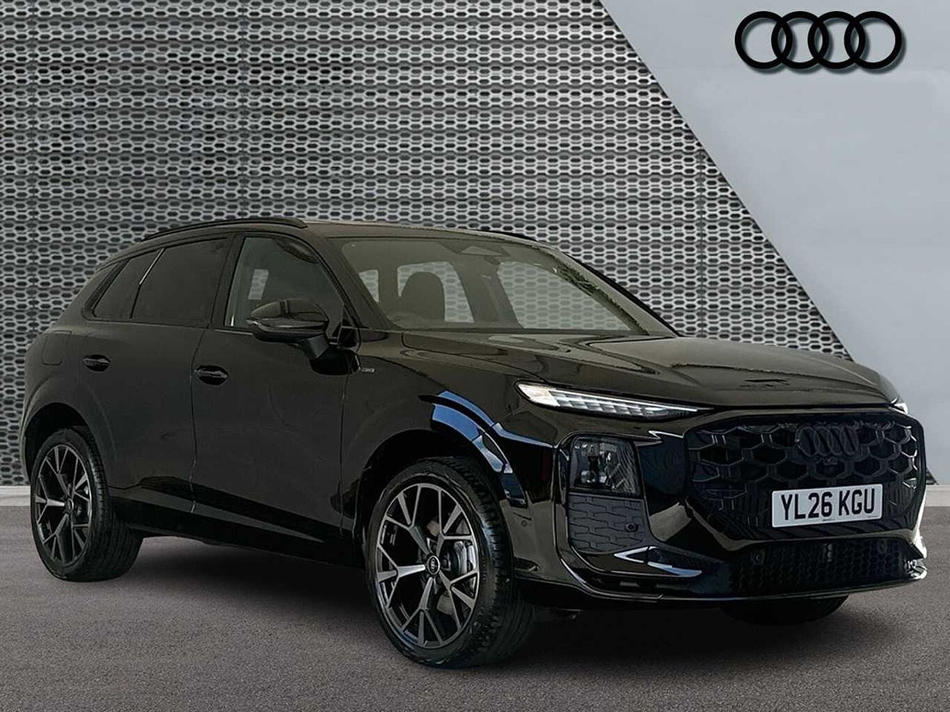 Main listing image - Audi Q3