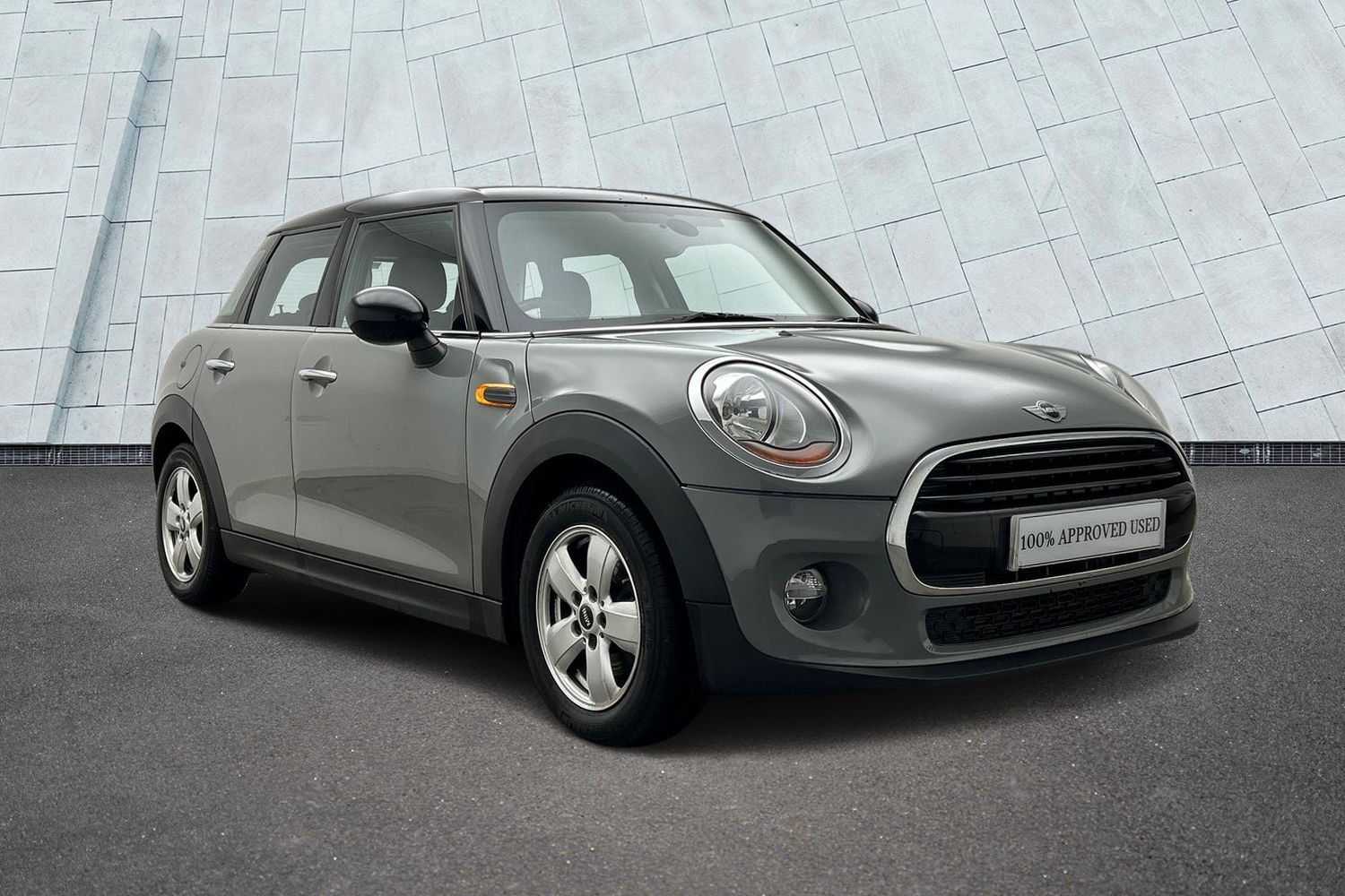 Main listing image - MINI Hatchback 5dr