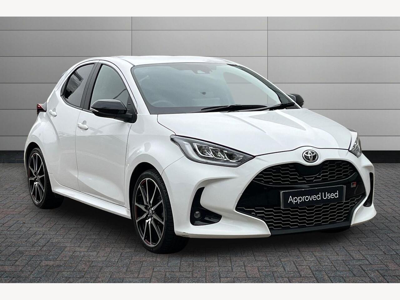 Main listing image - Toyota Yaris