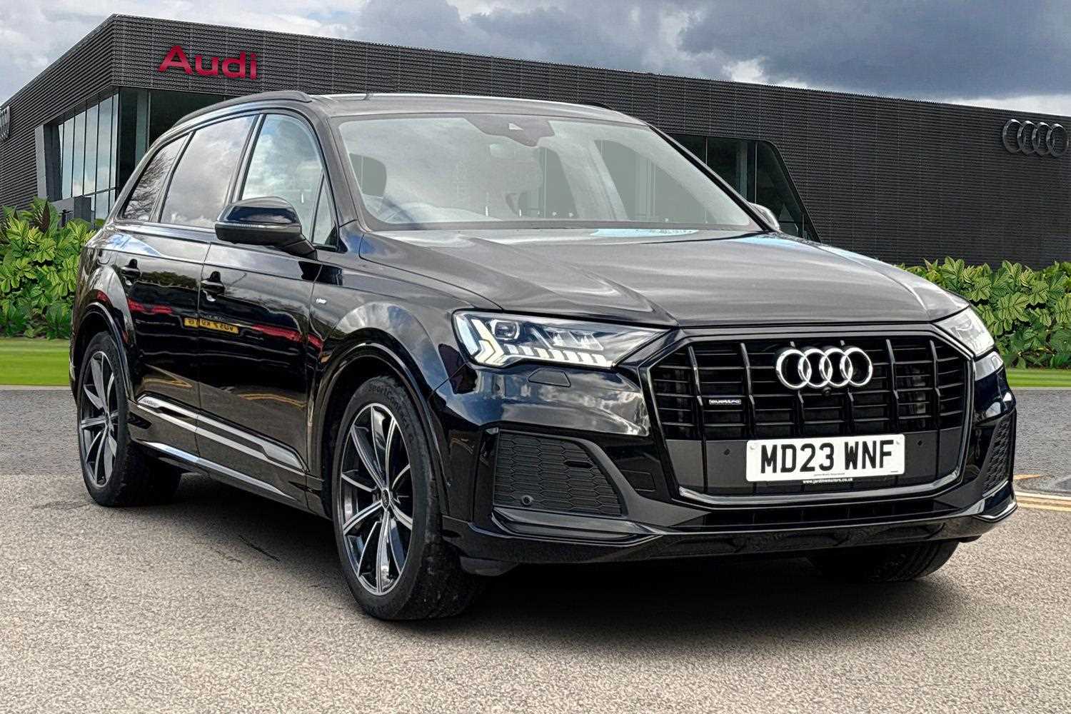 Main listing image - Audi Q7