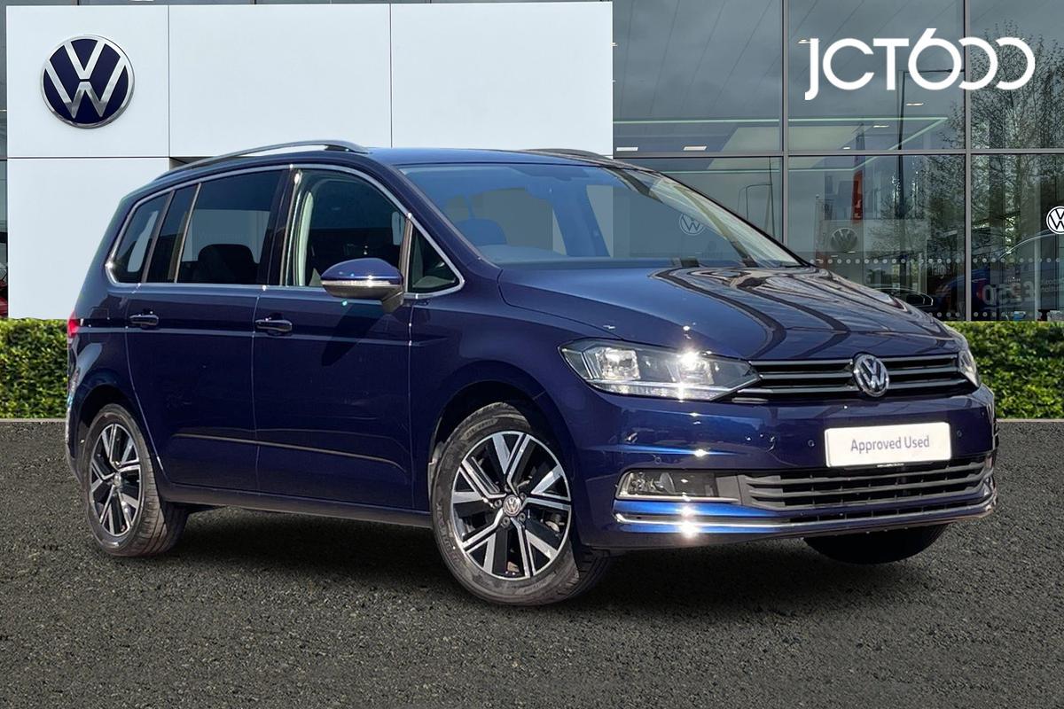 Main listing image - Volkswagen Touran